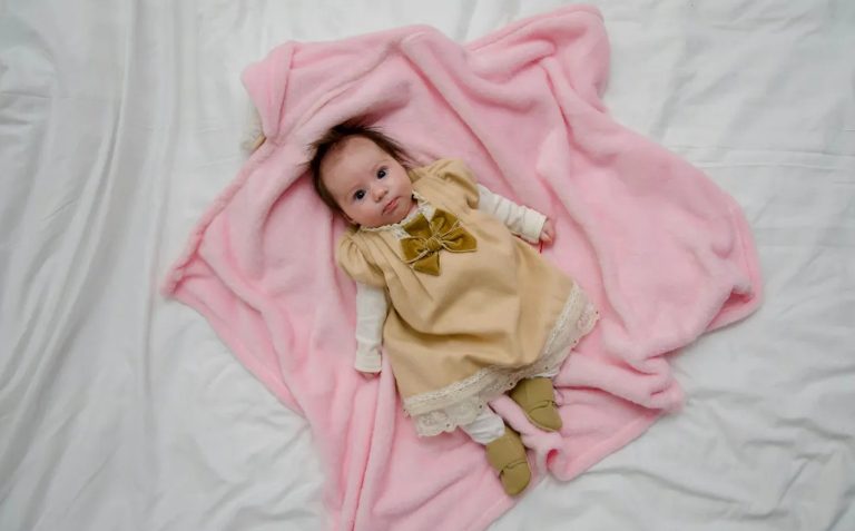 Mijn schoonzus gaf een feestje bij mijn zwembad terwijl ik op de eerste hulp was met mijn pasgeboren baby – Wat ze ermee deed, was onvergeeflijk