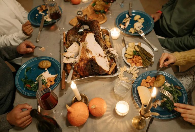 Mijn schoonmoeder probeerde al het eten dat ik voor Thanksgiving had gekookt weg te gooien omdat ik 'vreselijk kook' — dus gaf ik haar een les.