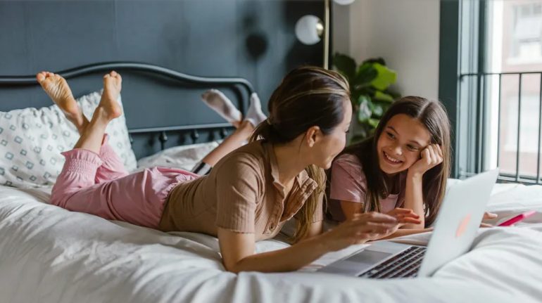 Mijn verloofde probeerde mijn dochter van onze bruiloft uit te sluiten – haar schokkende bekentenis deed me onmiddellijk afzeggen.