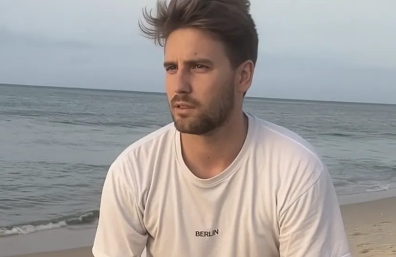 Ik dacht dat mijn man dood was, totdat ik hem op het strand zag ontspannen met een ander gezin.