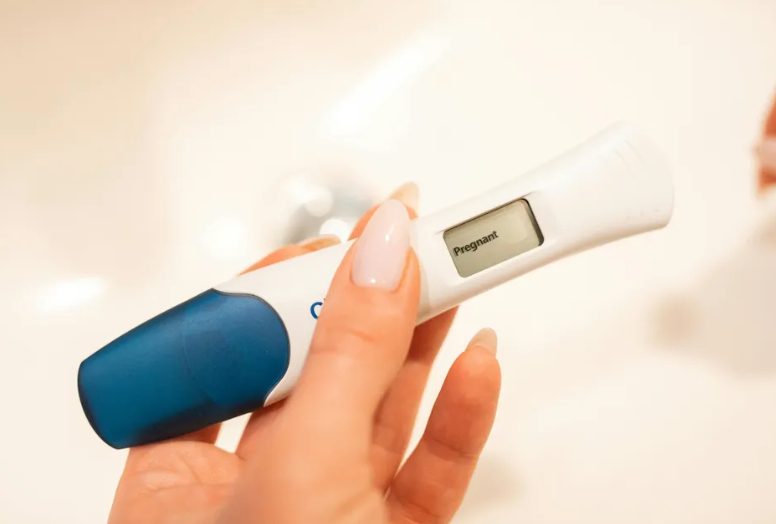 Ik liet mijn zoon een DNA-test doen dat het vaderschap bevestigde, maar toen belde de moeder van zijn verloofde en maakte mij volledig sprakeloos.