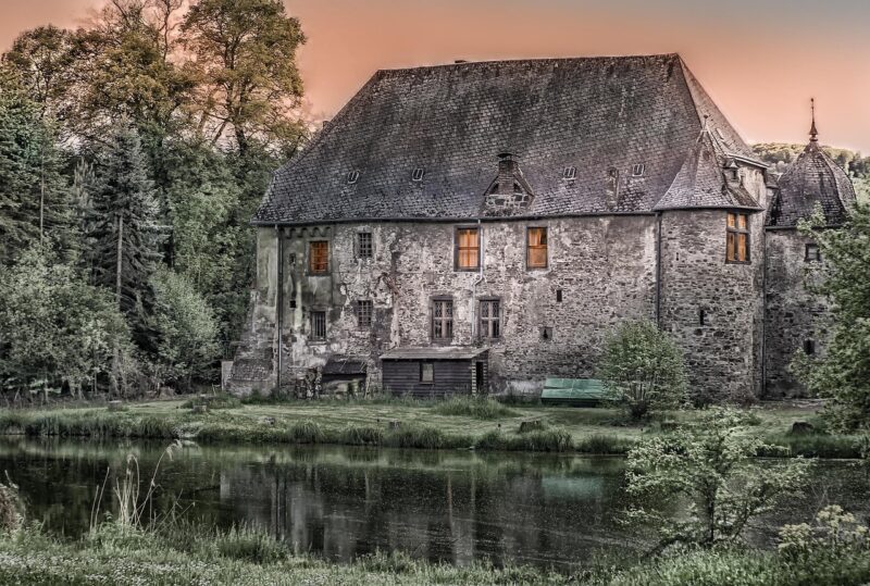 Mijn familie negeerde me tijdens mijn eigen verjaardagsdiner, maar ze wilden allemaal een stukje van me toen ze het testament hoorden – Verhaal van de dag