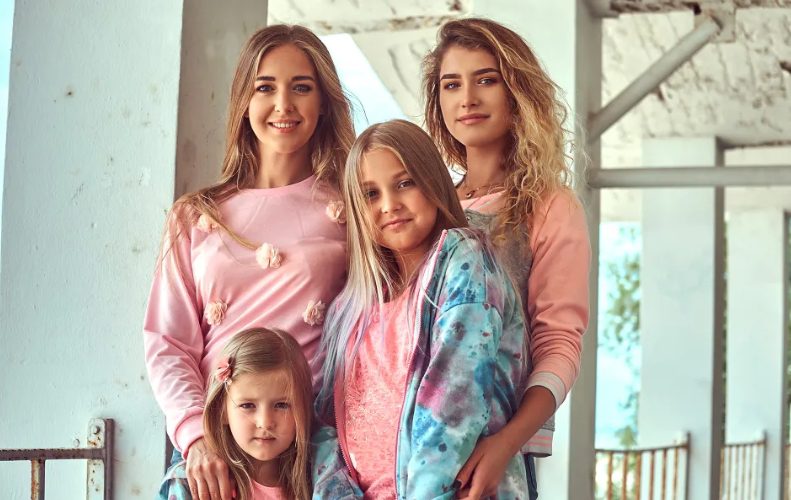 Papa stuurde mij en mijn drie zussen naar grootmoeder omdat hij “een zoon wilde” – jaren later kreeg ik hem eindelijk zover dat hij spijt kreeg.