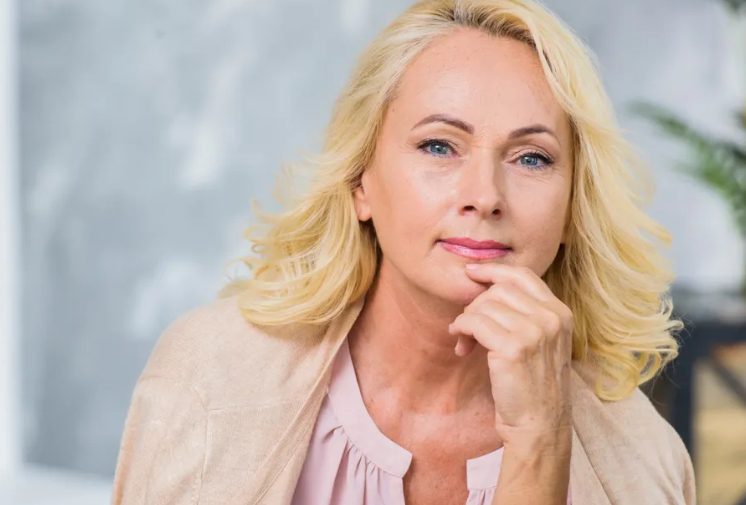 Mijn nieuwe buurvrouw flirtte schaamteloos met mijn man – Dus gaf ik hem een brute les.