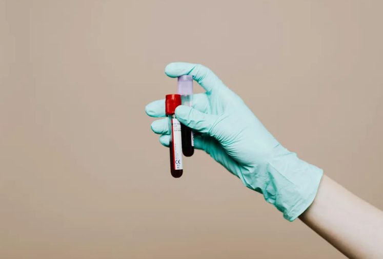 Mijn man deed een DNA-test en ontdekte dat hij niet de vader was; ik deed er ook een en de waarheid was nog erger.