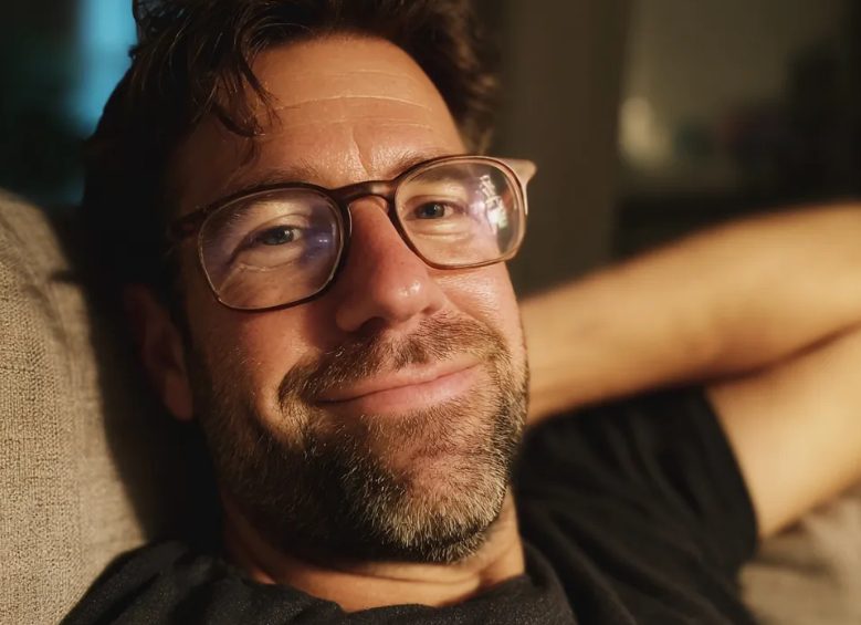 Mijn echtgenoot liet mij in de steek tijdens mijn chemo voor de luxe Thanksgiving-reis van zijn moeder — En daarna sloeg het karma hard toe