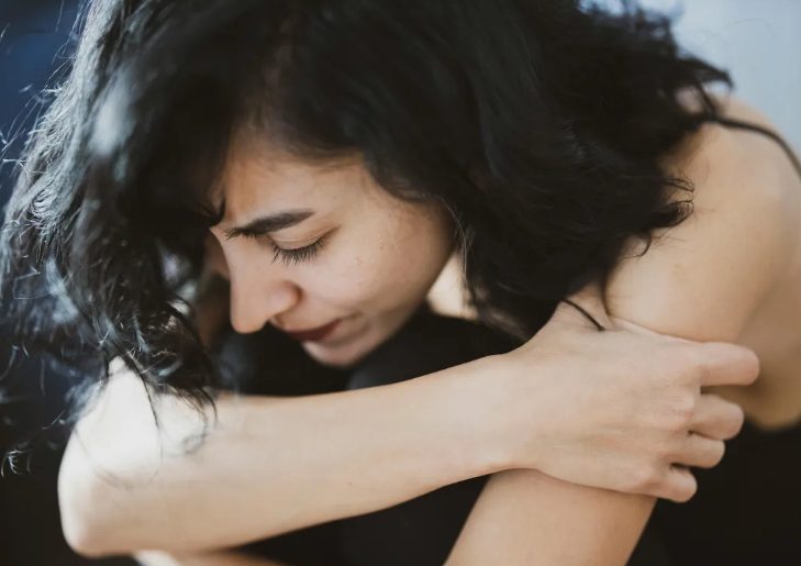 Mijn ex liet me nooit mijn dochter zien, maar toch stuurde ik haar elk verjaardagscadeau, totdat haar brief mijn hart brak: "Waarom ben je me vergeten, mama?"