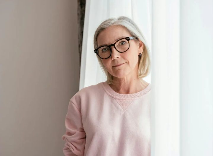 Mijn vrouw dwong mijn zwangere dochter om op een luchtmatras te slapen – Ik had geen idee dat ik het zou ontdekken.