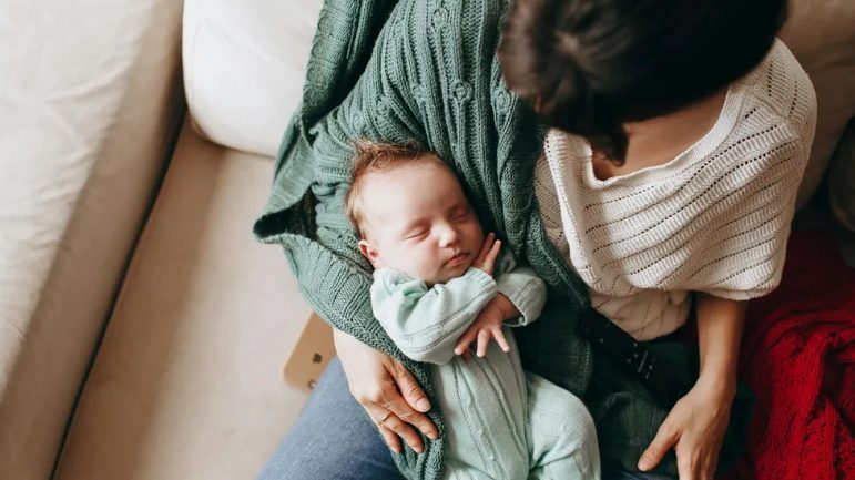 Mijn man had beloofd voor de baby te zorgen als ik er een zou krijgen – maar na de geboorte zei hij tegen mij dat ik mijn baan moest opzeggen.