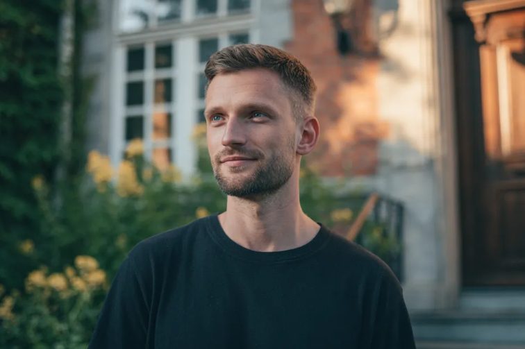 Toen mijn ex-man plotseling weer contact wilde met onze dochter — had ik geen idee wat de echte reden was