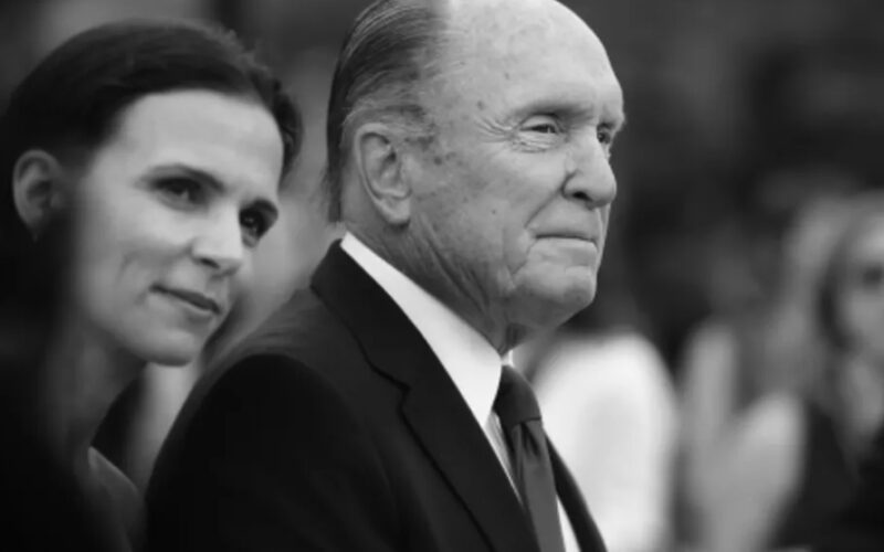 De gerenommeerde acteur Robert Duvall is op 95-jarige leeftijd overleden — Zijn liefdesverhaal met Luciana Pedraza, zijn Argentijnse echtgenote die 41 jaar jonger is.