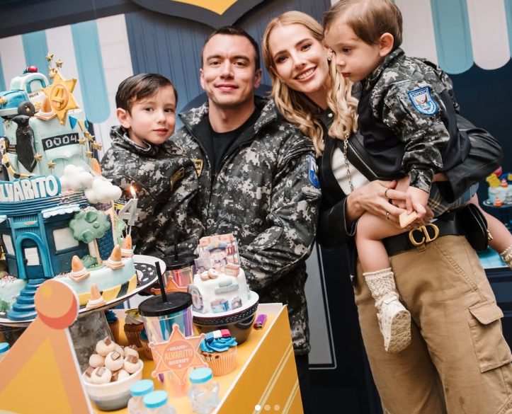 De zoon van president Daniel Noboa vierde zijn vierde verjaardag met een thematisch feest – Foto’s van de kleine politieagent