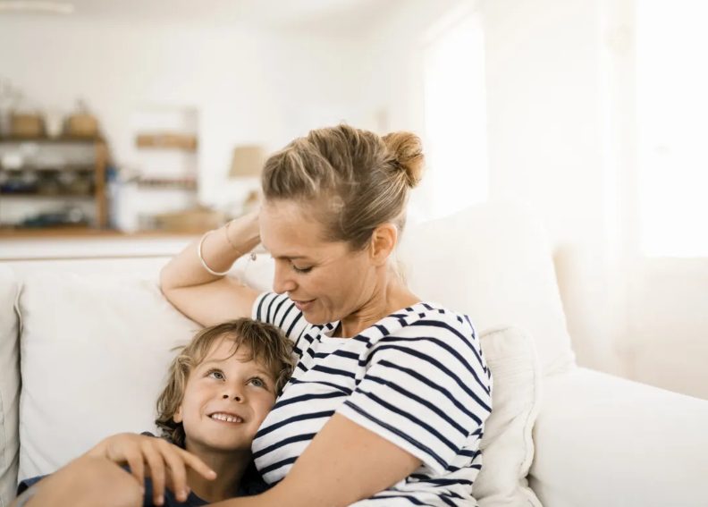 Ondernemer leest brief van zijn kleine zoon aan de kerstman waarin staat: “Ik wil een andere papa”
