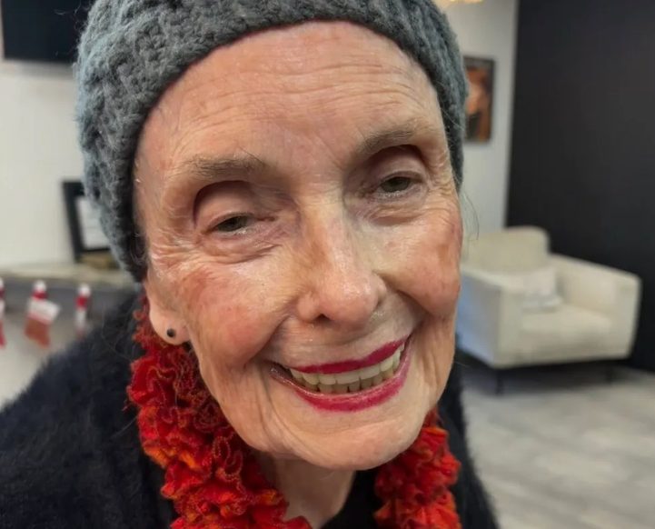 Deze 89-jarige vrouw was een beroemde kindster die vocht om dat label achter zich te laten – Wie is zij?