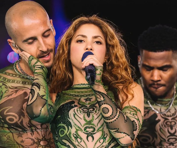 “Zo’n vreselijke boodschap”: Gebruikers merkten verontrustende details op in Shakira’s outfit tijdens haar concert