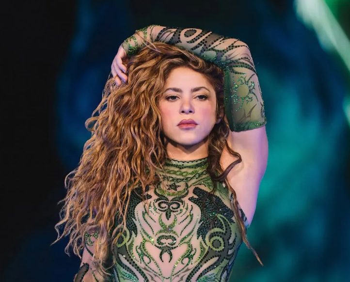 “Zo’n vreselijke boodschap”: Gebruikers merkten verontrustende details op in Shakira’s outfit tijdens haar concert
