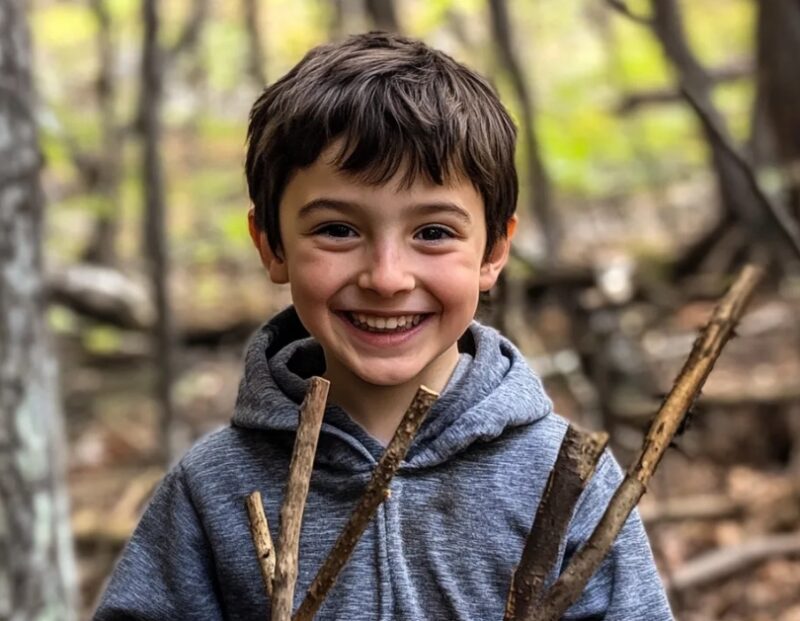 Mijn zoon verdwaalde in het bos — Toen ik hem vond, zei hij: "Papa, er is een hut met een kind dat binnen huilt!"