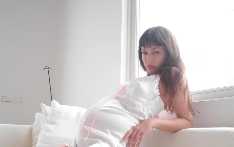 Úrsula Corberó deelde de eerste foto’s van haar zoon Dante samen met Chino Darín.
