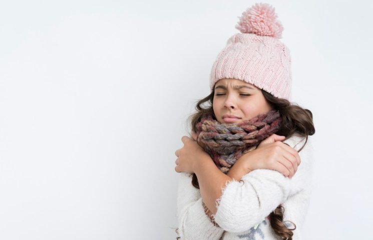 Mijn moeder sloot mijn dochter buiten in de regen en nam mijn huis — maar wat er daarna gebeurde veranderde alles
