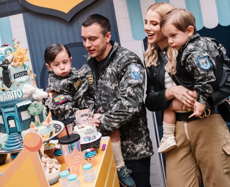 De zoon van president Daniel Noboa vierde zijn vierde verjaardag met een thematisch feest – Foto’s van de kleine politieagent
