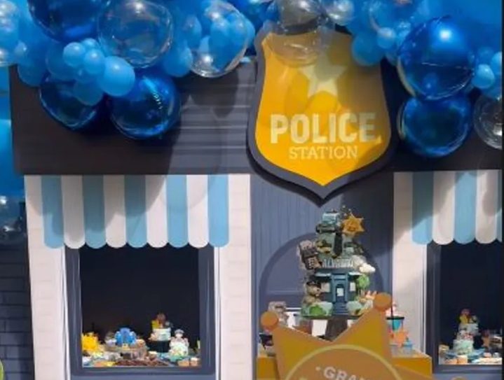 De zoon van president Daniel Noboa vierde zijn vierde verjaardag met een thematisch feest – Foto’s van de kleine politieagent