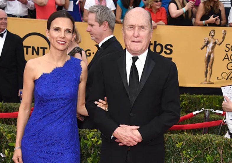 De gerenommeerde acteur Robert Duvall is op 95-jarige leeftijd overleden — Zijn liefdesverhaal met Luciana Pedraza, zijn Argentijnse echtgenote die 41 jaar jonger is.