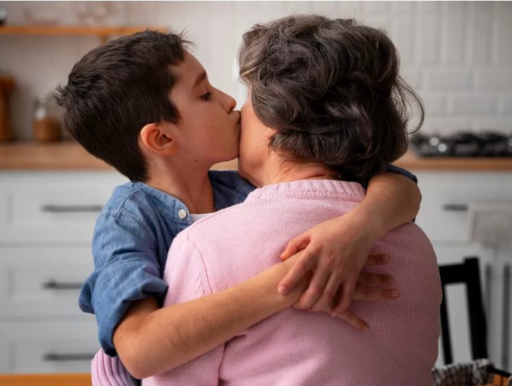 Ik vroeg mijn grootmoeder om met me mee te gaan naar het eindexamenbal omdat zij niet naar het hare was gegaan – Toen mijn stiefmoeder erachter kwam, deed ze iets onvergeeflijks.