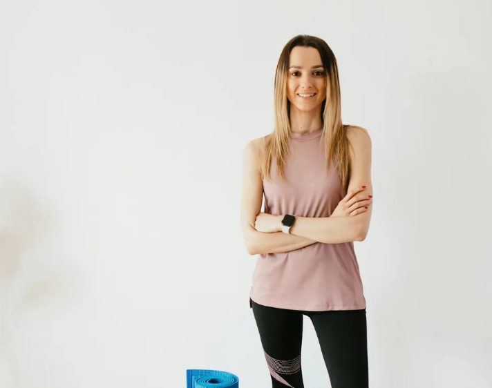 Mijn schoonmoeder organiseerde een “casting” voor de nieuwe vrouw van mijn man terwijl ik op zakenreis was – Dus gaf ik haar een les die ze nooit zal vergeten