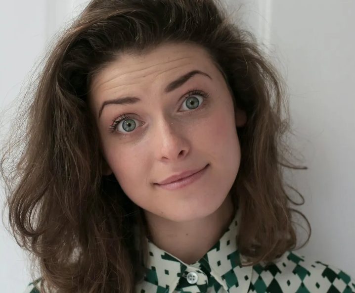 Mijn schoonmoeder organiseerde een “casting” voor de nieuwe vrouw van mijn man terwijl ik op zakenreis was – Dus gaf ik haar een les die ze nooit zal vergeten