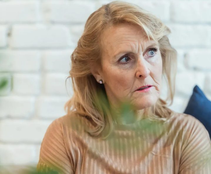 Ik stuurde de politie naar de bruiloft van mijn stiefzus nadat ik ontdekte wat ze had gedaan