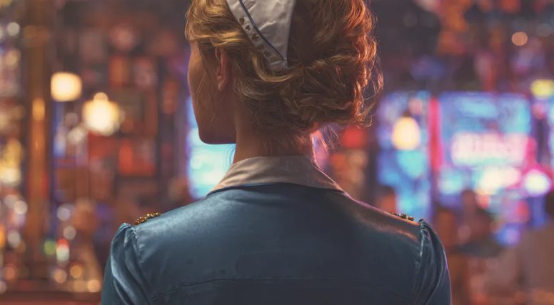Serveersters zeggen tegen mij en mijn kleinkind dat we het café moeten verlaten – een ogenblik later veranderde ons leven voorgoed