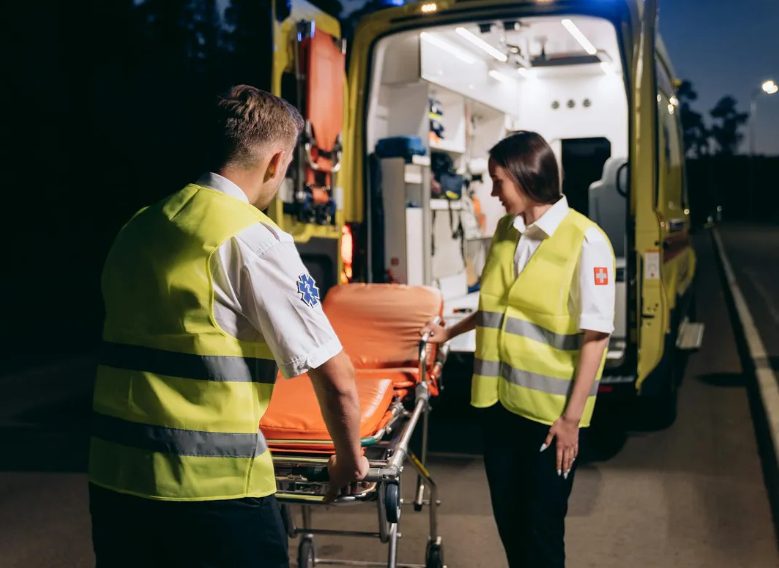 Een arme oude vrouw liet 26 jaar lang niemand haar huis binnen totdat ik er een voet binnen zette