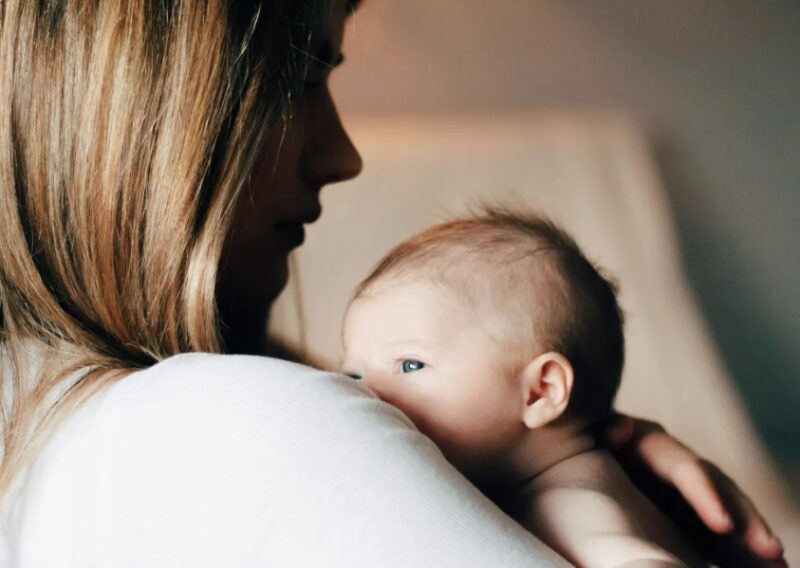 Mijn schoonouders zetten mij met mijn pasgeboren baby het huis uit – Al snel kregen ze spijt