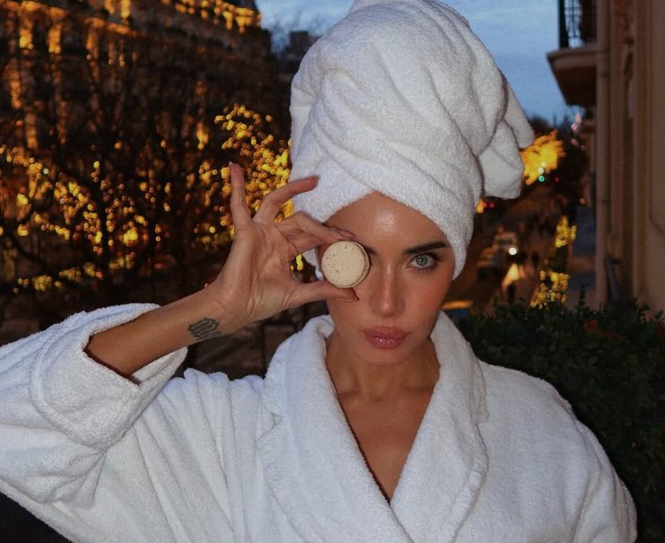 Pilar Rubio in het middelpunt van kritiek vanwege haar gedurfde look tijdens de Parijse Modeweek