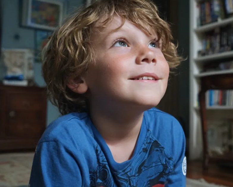 Mijn man overtuigde me om twee keer draagmoeder te worden – toen hij de schuld van zijn moeder had afbetaald, verliet hij mij
