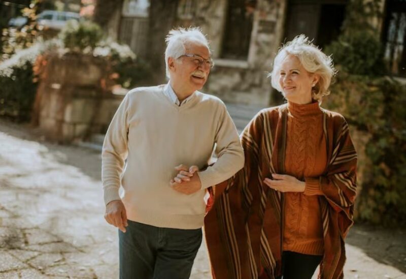 Nadat mijn man, met wie ik 57 jaar samen was, was overleden, gaf een vreemde mij een portemonnee – wat ik daarin vond liet me sprakeloos achter