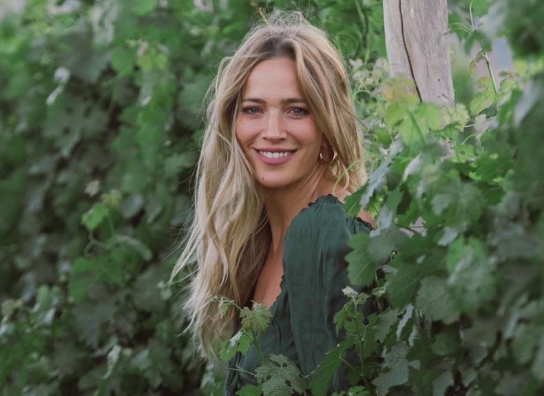 Luisana Lopilato in het middelpunt van de controverse vanwege haar grappige verkleedkostuum om Pasen samen met haar familie te vieren