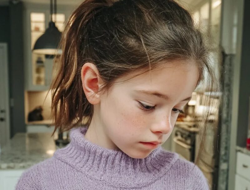 Ik werd de voogd van mijn tweelingzussen na de dood van mijn moeder — Mijn verloofde deed alsof ze om hen gaf, totdat ik hoorde wat ze echt zei