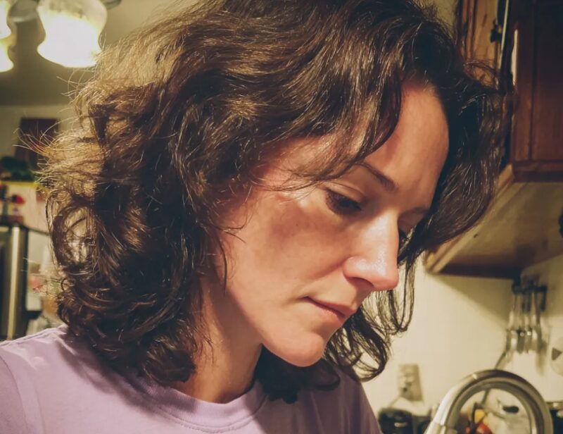 Mijn man bespotte me tijdens het diner omdat ik niet zo mooi was als zijn collega – dus gaf ik hem een les