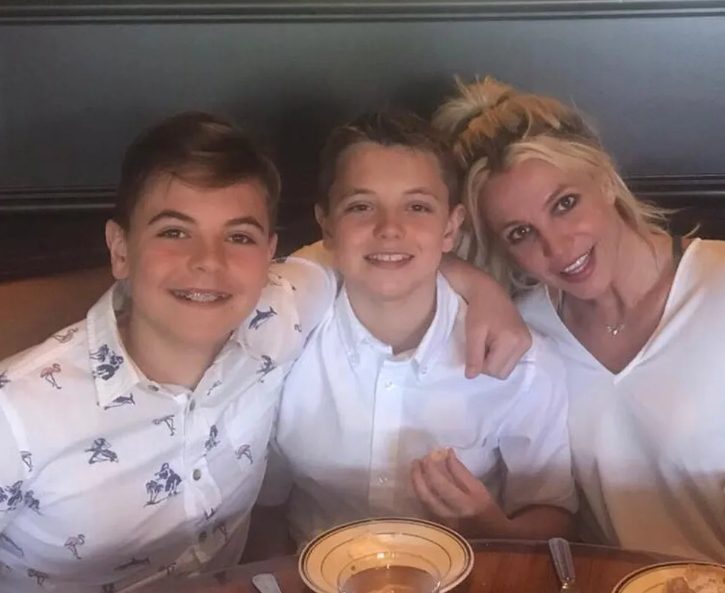 De zonen van Britney Spears, 19 en 20 jaar oud, zijn opgegroeid buiten de schijnwerpers