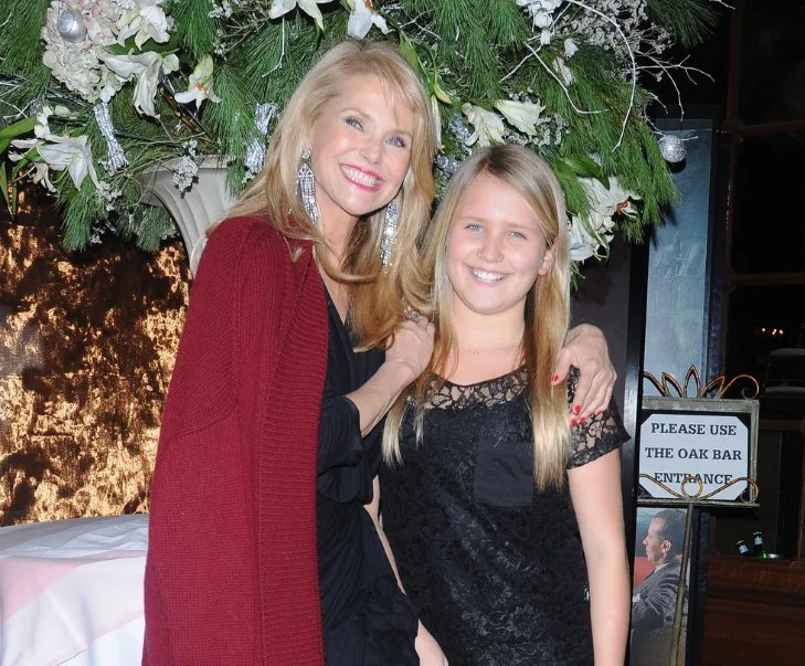 Christie Brinkley, 72, en haar lookalike-dochter schitteren op een glamoureus evenement in New York