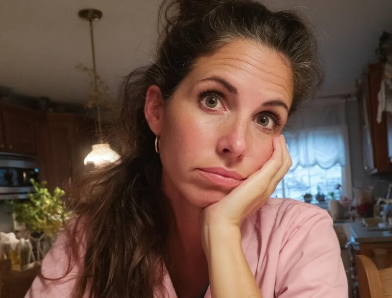 Mijn man bespotte me tijdens het diner omdat ik niet zo mooi was als zijn collega – dus gaf ik hem een les