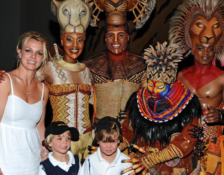 De zonen van Britney Spears, 19 en 20 jaar oud, zijn opgegroeid buiten de schijnwerpers
