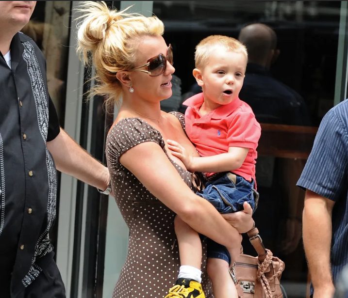 De zonen van Britney Spears, 19 en 20 jaar oud, zijn opgegroeid buiten de schijnwerpers