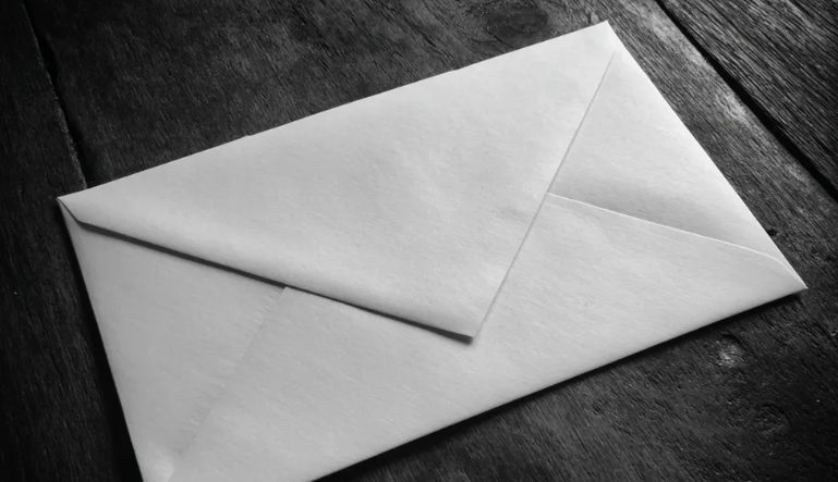 Mijn ouders weigerden mijn verloofde te accepteren omdat ze littekens had – 10 jaar later kwamen ze naar mij voor geld, en ik stemde toe, maar onder één voorwaarde