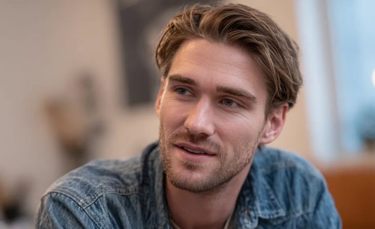 Ik hoorde mijn 5-jarige dochter fluisteren tegen haar teddybeer: “Maak je geen zorgen, mama zal niet boos worden. Papa zei dat ze het nooit zal ontdekken”