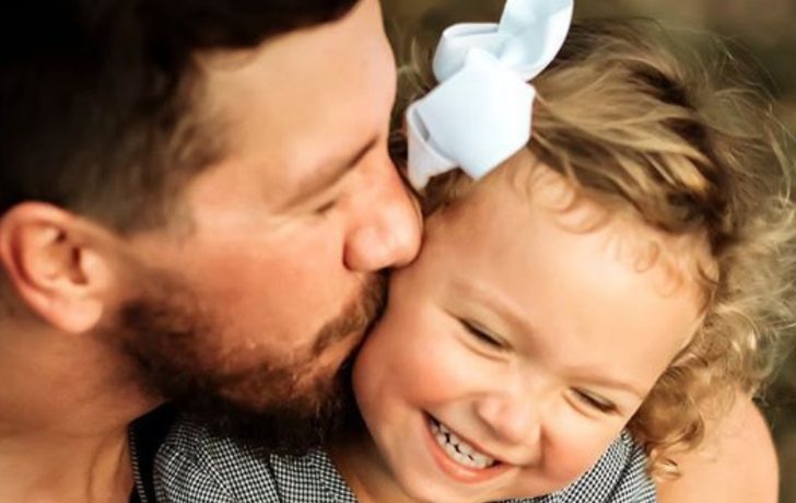Mijn man bleef volhouden dat onze zoon niet van hem was – jaren later zette een DNA-test ons hele leven op zijn kop