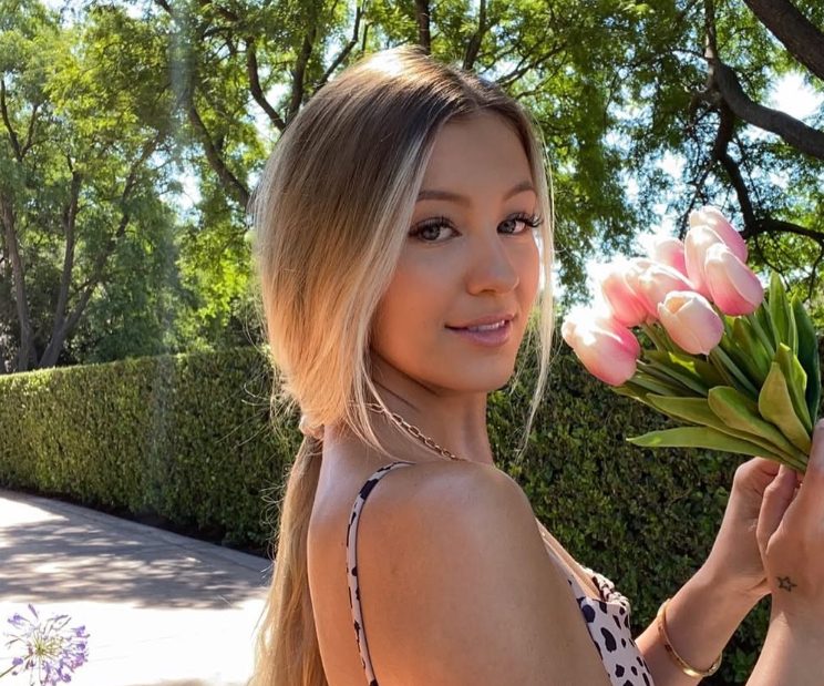 Heather Locklears dochter Ava trouwde in een prachtige jurk en zorgde voor reacties vanwege haar gedurfde keuze