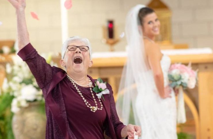 Een vrouw huurde me in om haar echtgenoot te spelen zodat ze de erfenis van haar grootmoeder kon krijgen – Maar bij het voorlezen van het testament ontdekte ik dat ze mij iets had nagelaten waardoor het bloed in mijn aderen stolde.