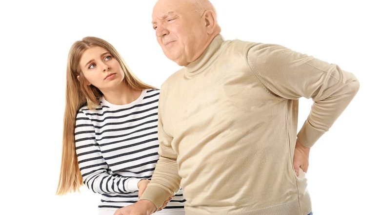 Mijn grootvader heeft mij alleen opgevoed – Na zijn begrafenis ontdekte ik zijn grootste geheim.